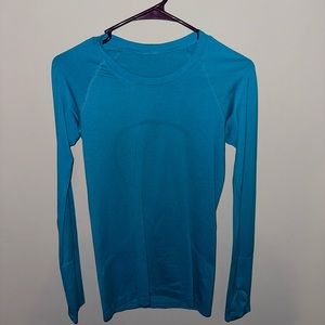 Lululemon long sleeve swiftly top blue size 6